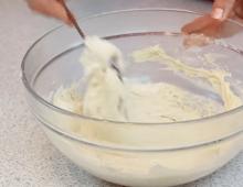 Συνταγή για πορώδεις τηγανίτες με φωτογραφία Πορώδεις τηγανίτες με γάλα