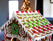 Gingerbread House: Cake Recipe for New Year and Christmas DIY Gingerbread Cookie House